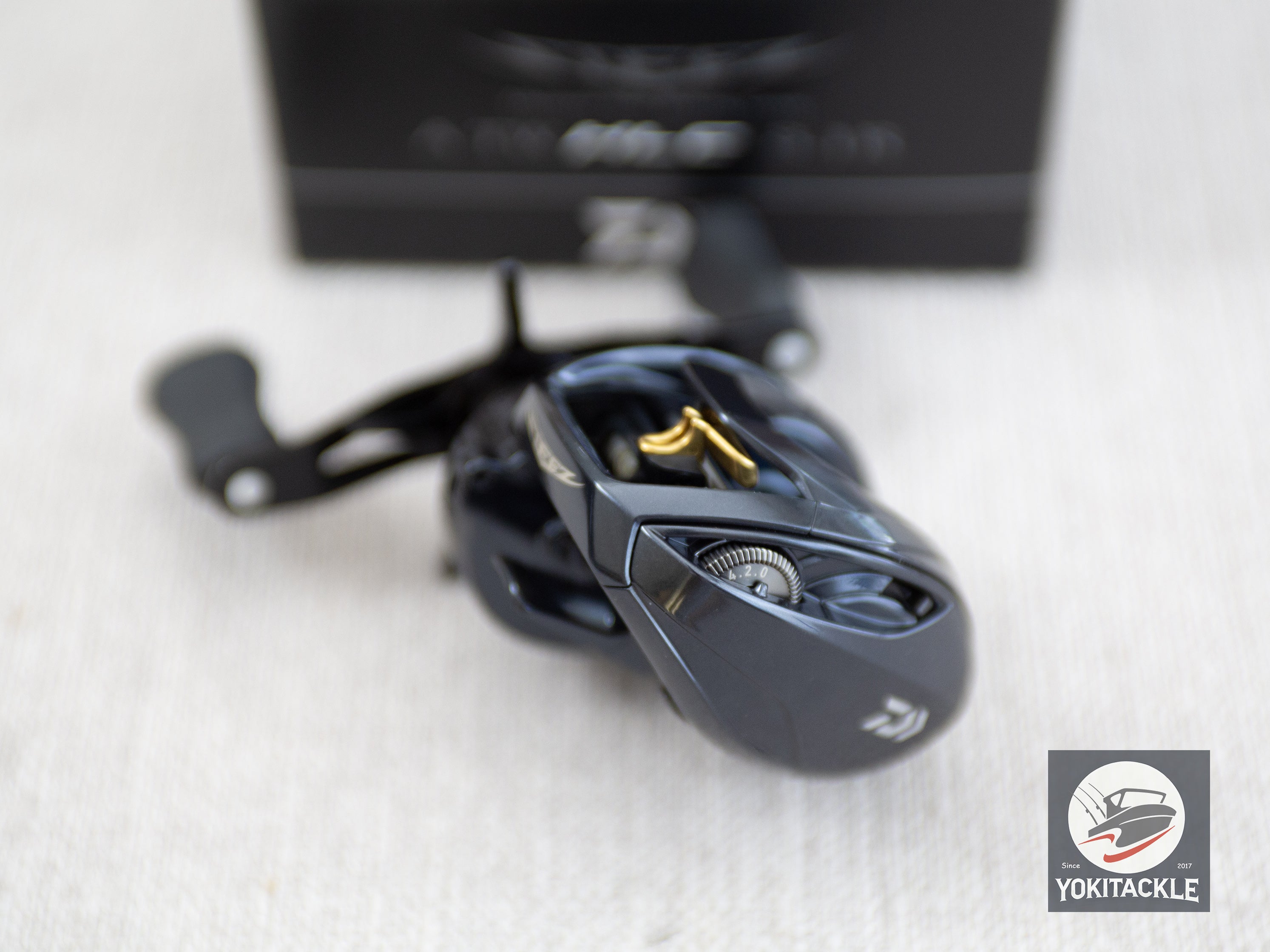 Daiwa STEEZ A TW HLC 8.1R Baitcasting Reel Right Handle