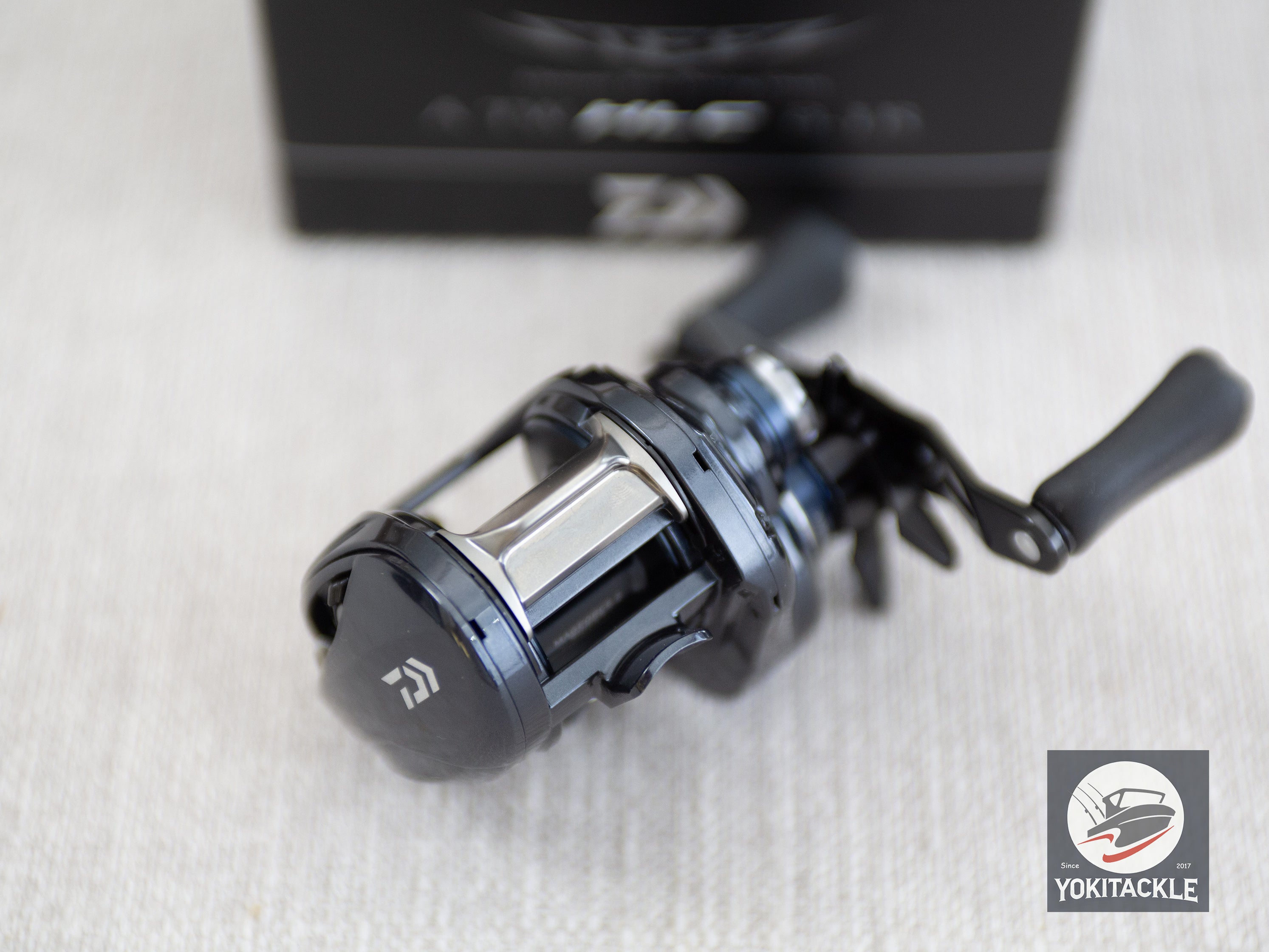 Daiwa STEEZ A TW HLC 8.1R Baitcasting Reel Right Handle