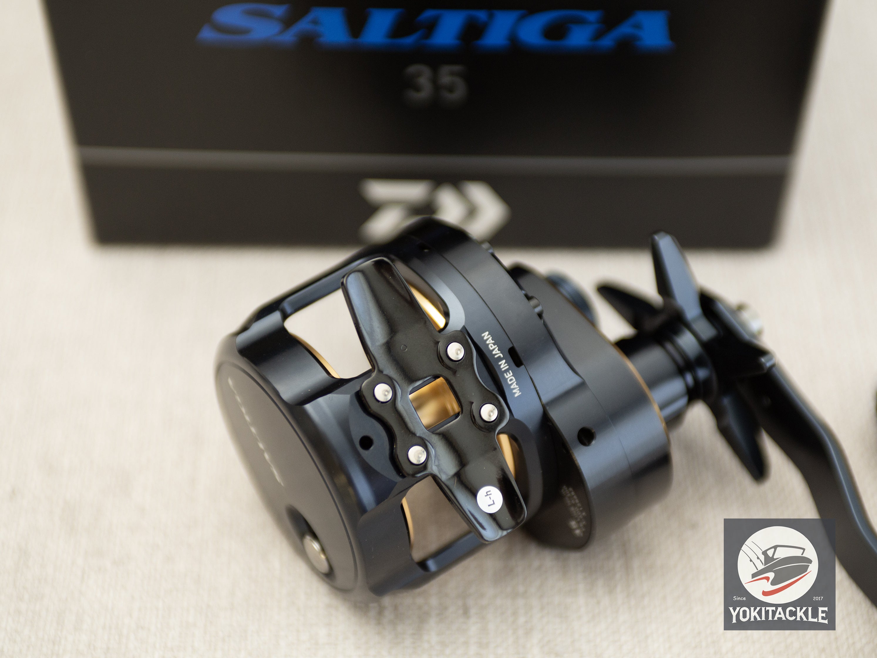 Daiwa 25 SALTIGA 35 Conventional Reel Right Handle