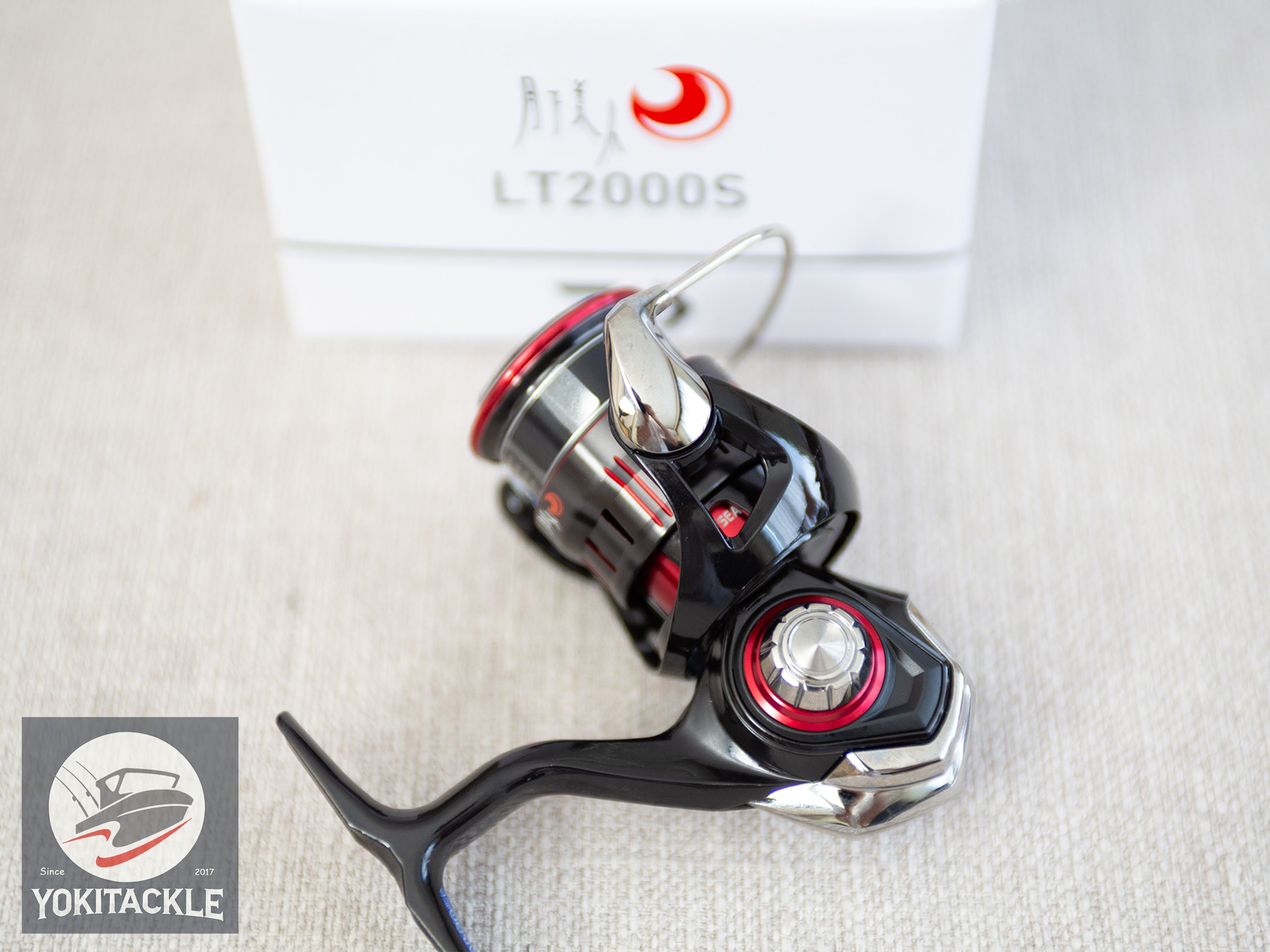 Daiwa 23 GEKKABIJIN LT2000S Spinning Reel