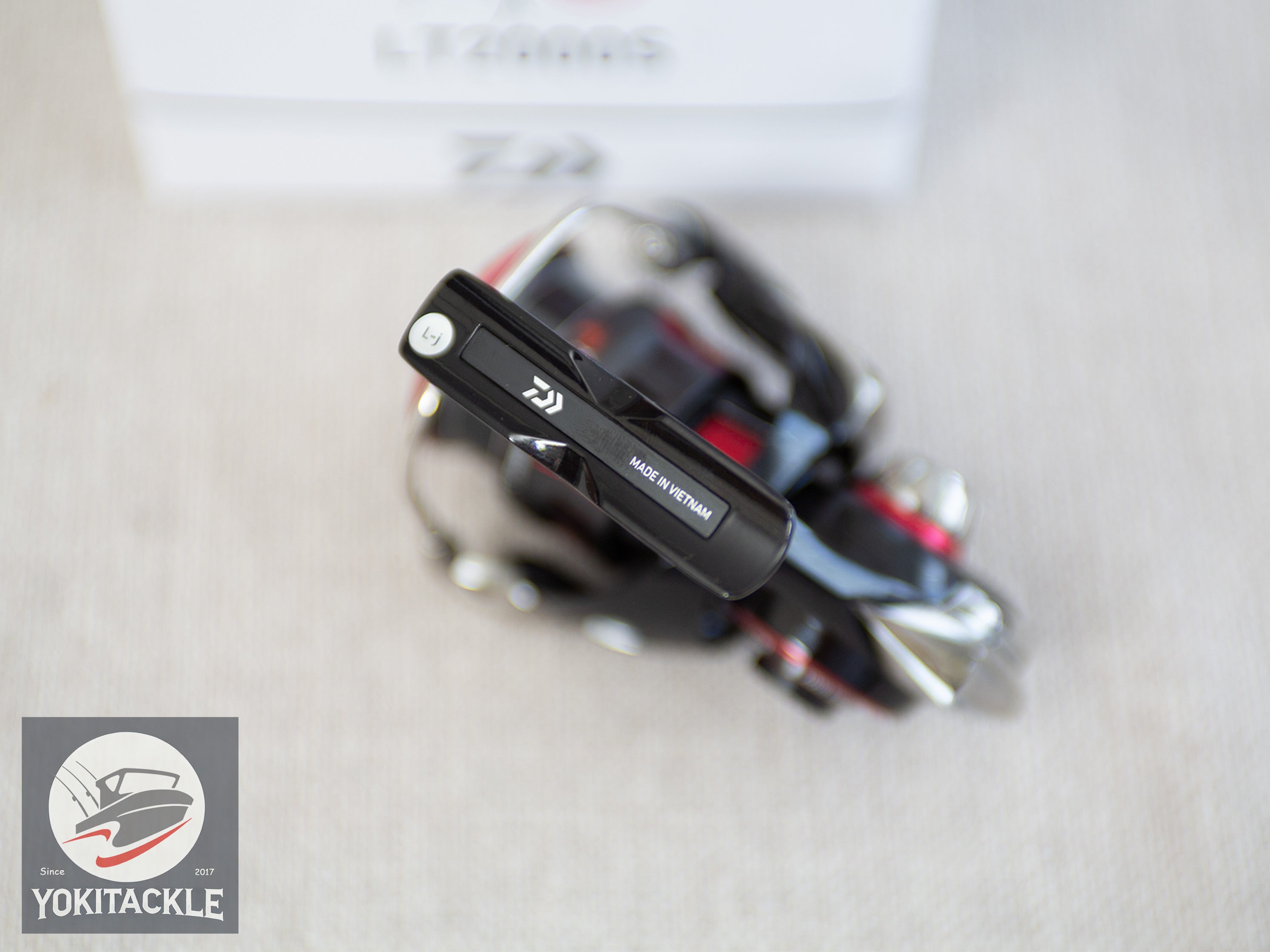 Daiwa 23 GEKKABIJIN LT2000S Spinning Reel